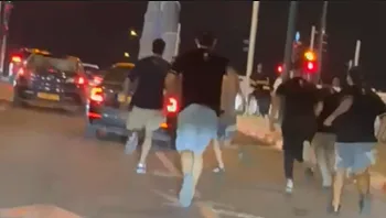 תקפו שחקנים וניפצו שמשות: 4 אוהדי מכבי נתניה נעצרו