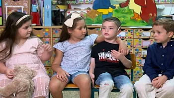 המריבות, המשחקים והחברויות: השגרה של ילדי הגן במלחמה