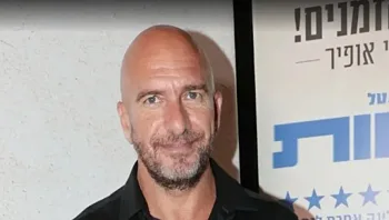 בלי אשתו לשעבר ולצד בנותיו: אסי כהן בקאמבק בסטטוס החדש