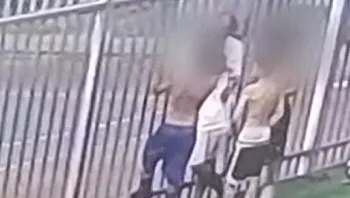 החשוד מגיע, משוחח - ועוזב עם יהלי בן ה-10: התיעוד מהחטיפה