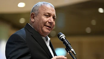 איזנקוט: "בנט וליברמן פוגעים בסיכויים לנצח בבחירות"