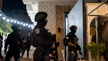 אחרי יממה מדממת: המשטרה מעבה כוחות בנצרת, 10 חשודים נעצרו