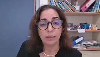 סכנת החלקות השיער: בת 16 אושפזה עם אי-ספיקת כליות
