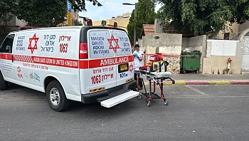 בן 15 נפצע בינוני מפיצוץ מטען חבלה בבניין חולון