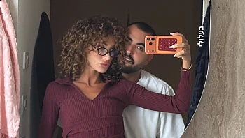 בסוכה שלהם: עדן פינס ואושר כהן השקיעו באושפיזין לחג