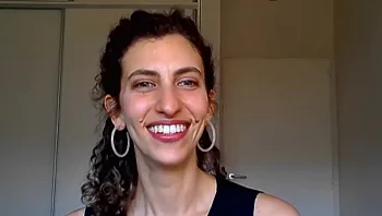 "אם אני מוותרת על זה, אז אני מוותרת על לנסות חיים בארץ"