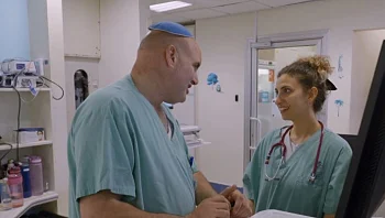 "אור קטן עושה אור גדול": מה גרם לשנינה לבכות במהלך המשמרת?
