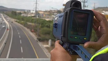 הנשק החדש של המשטרה: האקדח שמודד ומתעד מהירות - בלי שתדעו