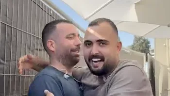 מי מפנק את אושר כהן? זה מה שקורה מאחורי הקלעים במופע המדובר