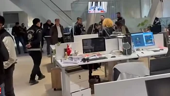 דרמה בטורקיה: המשטרה השתלטה על ערוץ אופוזיציה - שידוריו הופסקו