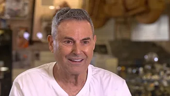 "הסקפטים עשו אותי מפורסם": אורי גלר חוגג 80 בריאיון חגיגי