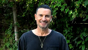 "עבורי לבוא למקום הזה, לכפר הקטן, זה כמו לחזור הביתה"