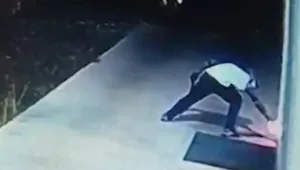 סורב להיכנס למכון כושר, הצית את המקום - ואותר לפי הנעל שלו