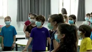 התלמידים שחוששים מלמידה מקוונת: "בלי חברים - החיים עצובים"