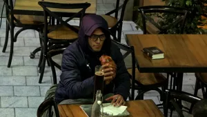 לקוחות VIP לא חולקים אוכל | אסף והקרואסון "שהוא סמבוסק" 