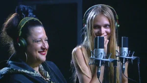 "דיבוב מצחיק", מאחוריכם; סתיו וסטלה בדיבוב היסטרי