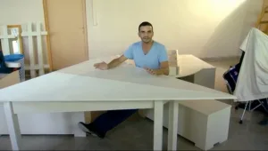 התאמת צורת השולחן לחדר