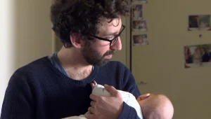 אבא בארבע: האבות שיוצאים מוקדם מהעבודה כדי לבלות עם הילדים