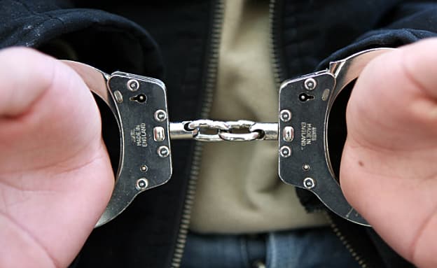 פרסום ראשון: התלונה על האונס – וההתעלמות של חוקרי המשטרה | חדשות 13