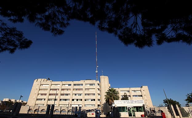 התלונה נגד עורך דין הבכיר ובית ההשקעות: גנבו מאיתנו מיליונים | חדשות 13