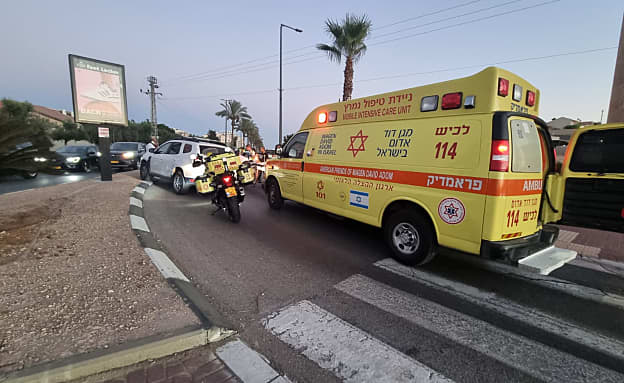 הרוגה ושתי פצועות קשה ובינוני מפגיעת אוטובוס באשקלון | חדשות 13