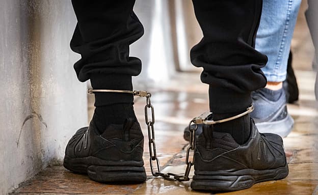 ייצר חומר נפץ כדי לפגוע בבכיר: תושב חיפה יואשם בריגול לאיראן | חדשות 13