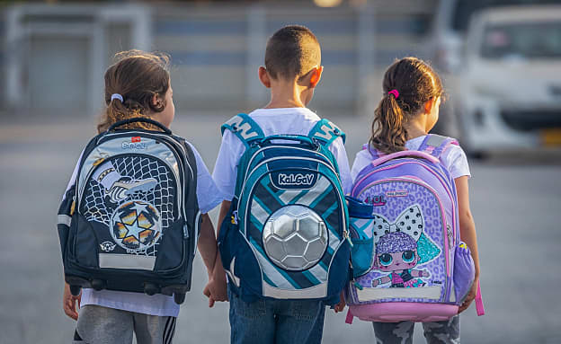 חוזרים ללימודים: הקלה בהנחיות פיקוד העורף – חוץ מבקו העימות | חדשות 13