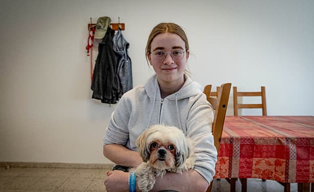 מיאה בעדות ראשונה מהשבי: "הכלבה עזרה לי – היא התמיכה הנפשית שלי" | חדשות 13