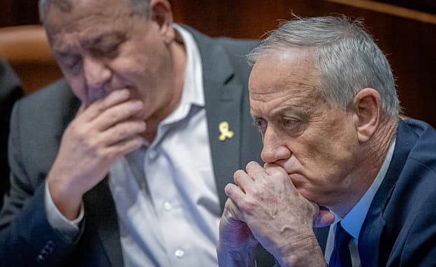 לקראת פרישה? גנץ ייפגש עם איזנקוט כדי לדון בהמשך הריצה בבחירות | חדשות 13