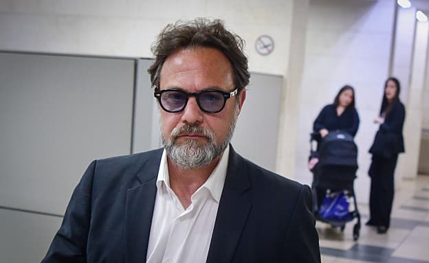 אחרי כעשור: עופר גולן, יועצו ודוברו של נתניהו, פורש מתפקידו | חדשות 13