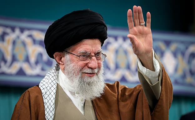 המתקפה של חמינאי על טראמפ – ותגובת ארה”ב: „אל תשחק עם הנשיא” | חדשות 13