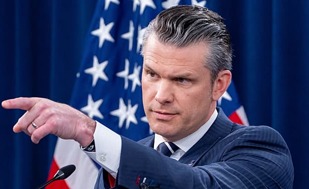 שר ההגנה: „זו לא מלחמה לשינוי המשטר, אך הוא משתנה” | חדשות 13