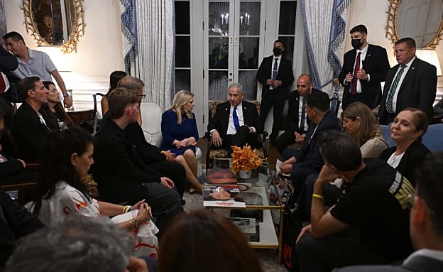 נתניהו למשפחות: „רוצים לסיים את המלחמה לאחר 60 ימי הפסקת האש” | חדשות 13