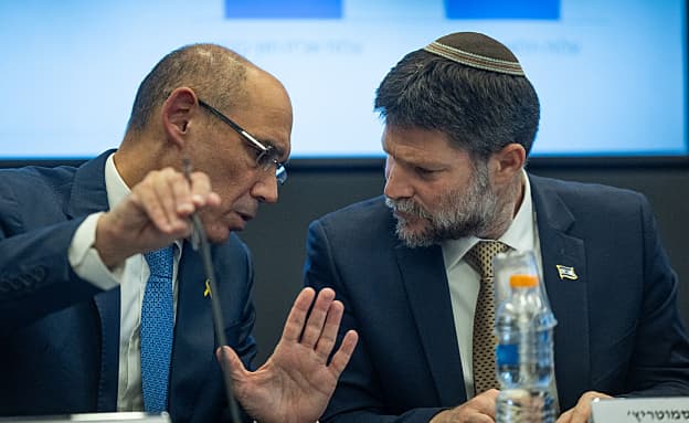 סמוטריץ’ דרש „להוריד ריבית מהר”. הנגיד: „לא ראוי לתגובה” | חדשות 13