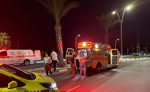 חשד לרצח באשקלון: גבר כבן 40 נדקר למוות | חדשות 13