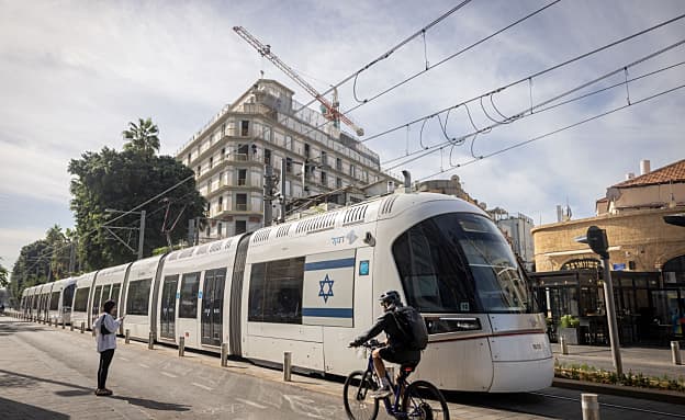 בכפוף להערכת מצב: הרכבת הקלה בגוש דן תשוב לפעילות ביום ה’ | חדשות 13