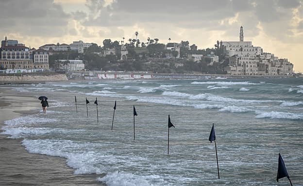 לקראת 150 מ”מ ביממה, חשש מהצפות: סערת „ביירון” מגיעה לשיאה | חדשות 13