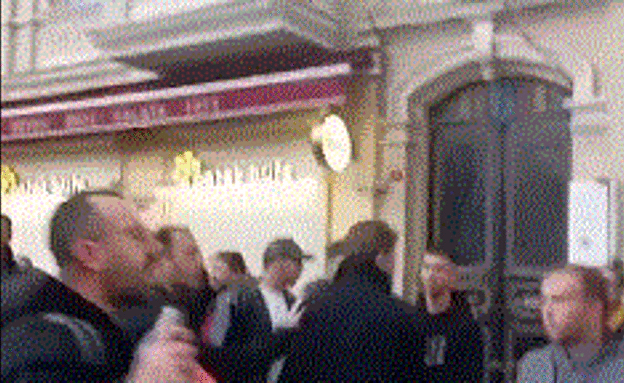 טורקיה: יהודים הותקפו בדרך להדלקת נרות בבית כנסת באיסטנבול | חדשות 13