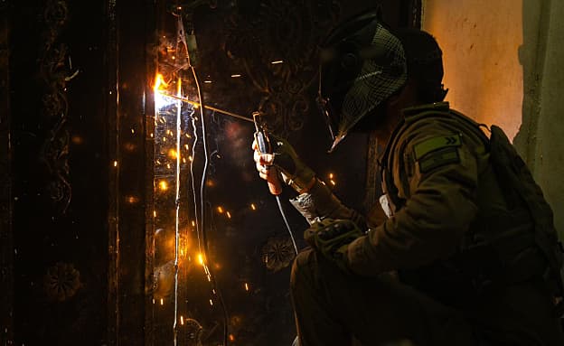 צה”ל: בית המחבל מהפיגוע המשולב בצפון נאטם בקבטיה | חדשות 13