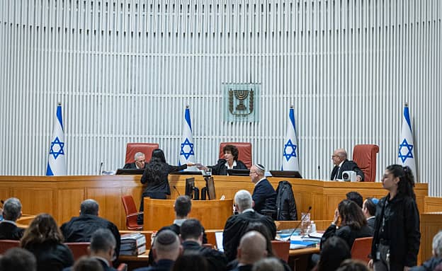 בג”ץ מחק את העתירה נגד ועדת הרוגלות: „נפלו פגמים חמורים” | חדשות 13