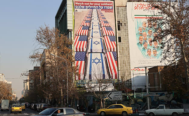 בכירים באיראן: המשטר ב”מצב הישרדות” עקב המהומות והמחאות | חדשות 13