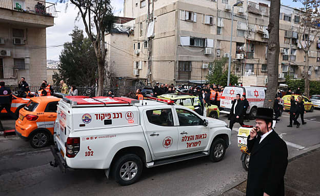 האסון במעון בירושלים: המטפלות החשודות שוחררו למעצר בית | חדשות 13