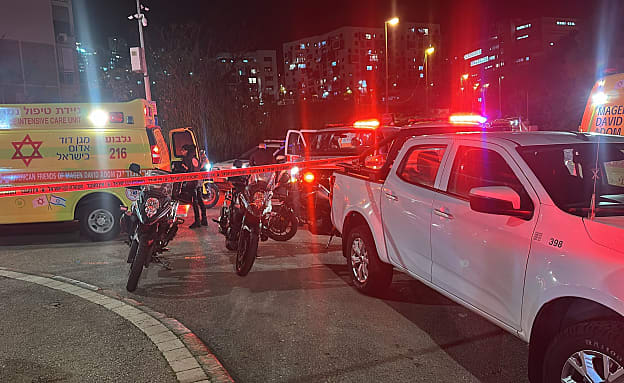 רצח רודף רצח: שני צעירים נורו למוות במינימרקט בחיפה | חדשות 13