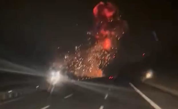 כדור אש על הכביש המהיר: מטוס F-16 התרסק בטורקיה | חדשות 13