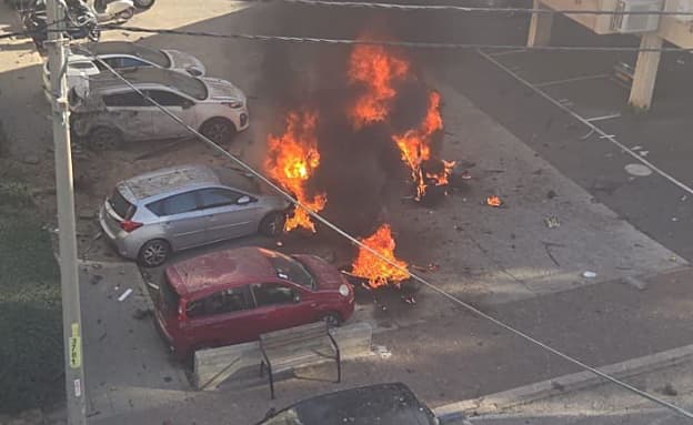 המטחים מאיראן: דיווחים על נפילות באזור גוש דן | חדשות 13