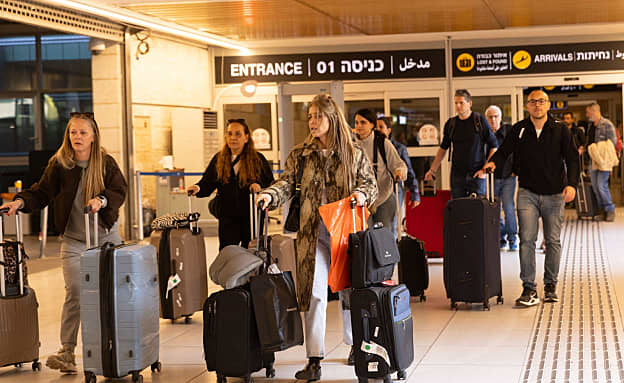 החלטת נתב”ג: ממחר ימריאו טיסות לארה”ב – גם לישראלים | חדשות 13