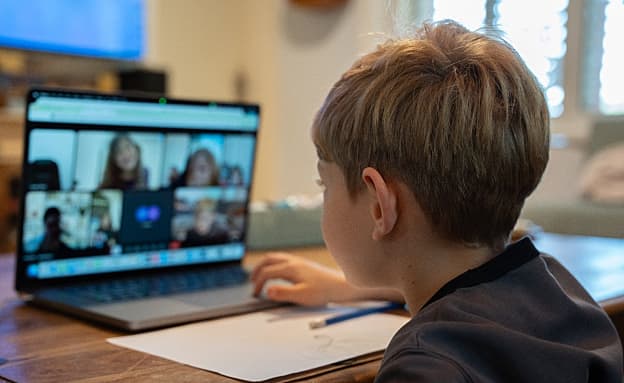 לימודים ב”אזורים צהובים”: מיום ב’ – הקלה בהגבלות פיקוד העורף | חדשות 13