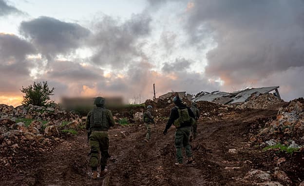 דיווח: כוחות משמרות המהפכה פתחו באש לעבר אוניית משא ליד עומאן | חדשות 13