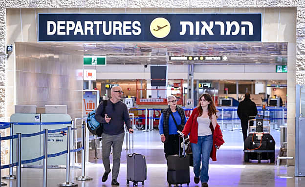 חניוני נתב”ג מלאים: „לא להגיע עם רכב פרטי עד להודעה חדשה” | חדשות 13