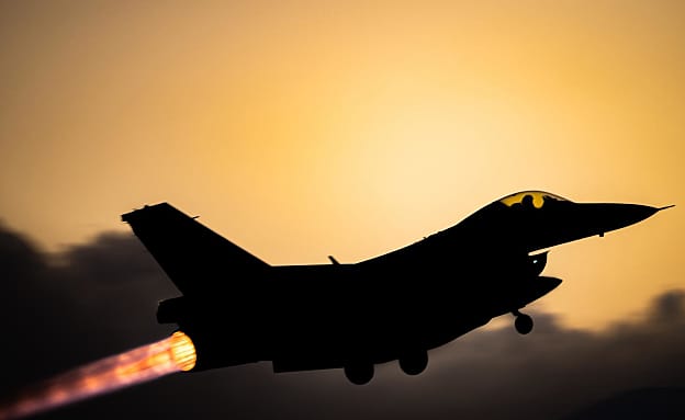 טראמפ „לא פתוח” לוויתורים לאיראן: „היא יודעת מה יקרה בקרוב” | חדשות 13